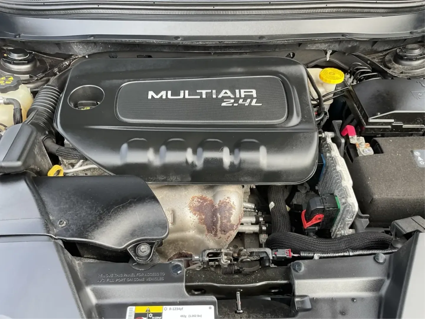 2014 Jeep Cherokee Limited 4WD (1C4PJMDBXEW) with an 2.4L L4 DOHC 16V engine, 9-Speed Automatic transmission, located at 8750 N County Rd 25A, Piqua, OH, 45356, (937) 908-9800, 40.164391, -84.232513 - **Adventure Awaits with the 2014 Jeep Cherokee Limited 4WD**<br /> <br /> Are you ready to elevate your weekend adventures or tackle your daily commute with confidence? The 2014 Jeep Cherokee Limited 4WD is the perfect blend of rugged capability and refined comfort, making it an ideal choice for any - Photo#10