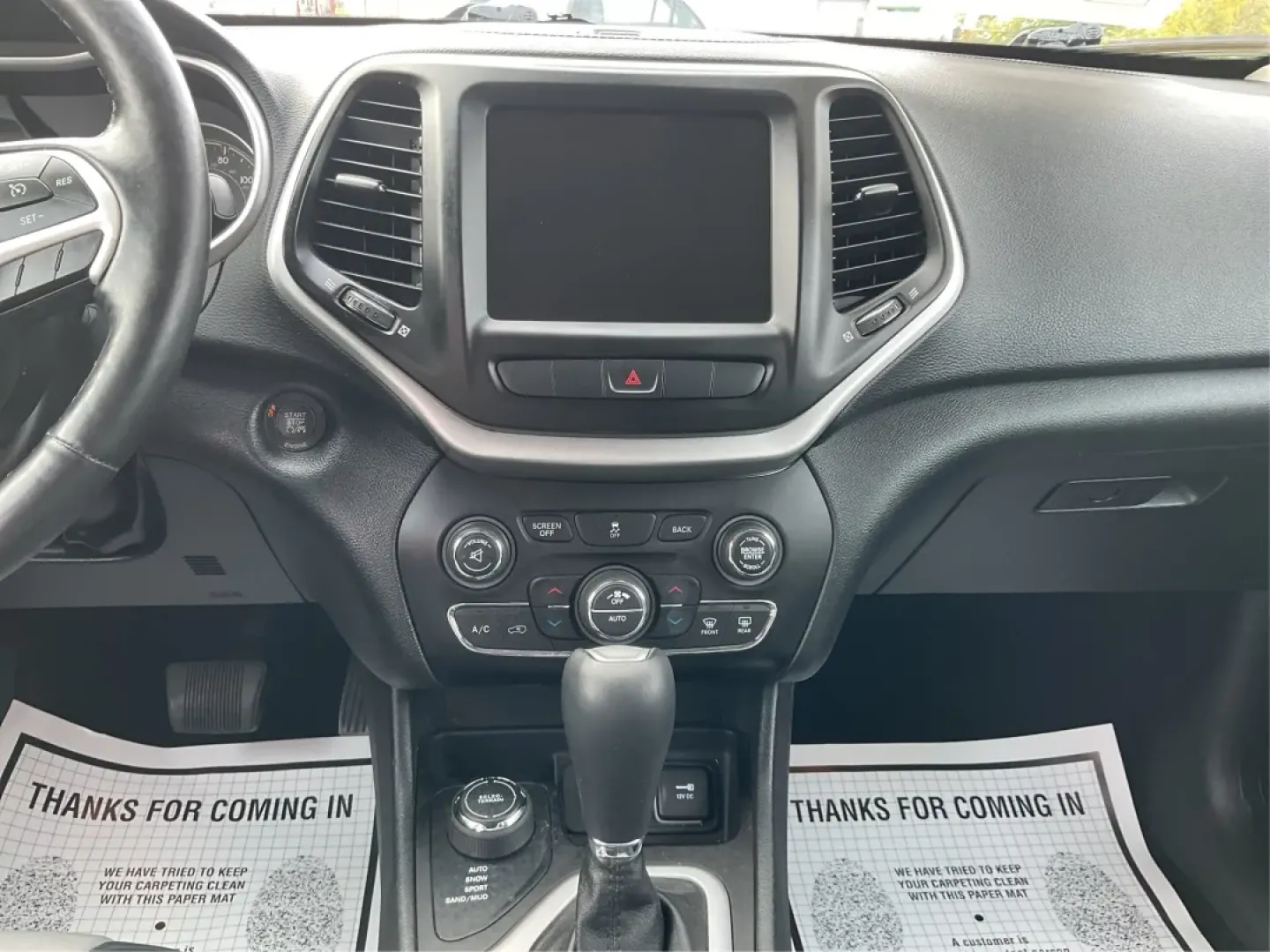 2014 Jeep Cherokee Limited 4WD (1C4PJMDBXEW) with an 2.4L L4 DOHC 16V engine, 9-Speed Automatic transmission, located at 8750 N County Rd 25A, Piqua, OH, 45356, (937) 908-9800, 40.164391, -84.232513 - **Adventure Awaits with the 2014 Jeep Cherokee Limited 4WD**<br /> <br /> Are you ready to elevate your weekend adventures or tackle your daily commute with confidence? The 2014 Jeep Cherokee Limited 4WD is the perfect blend of rugged capability and refined comfort, making it an ideal choice for any - Photo#12