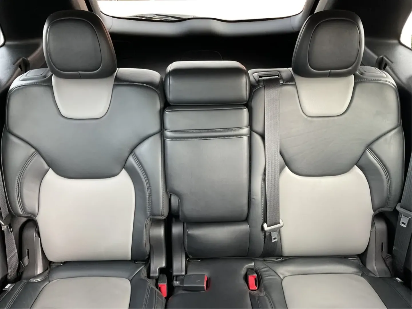 2014 Jeep Cherokee Limited 4WD (1C4PJMDBXEW) with an 2.4L L4 DOHC 16V engine, 9-Speed Automatic transmission, located at 8750 N County Rd 25A, Piqua, OH, 45356, (937) 908-9800, 40.164391, -84.232513 - **Adventure Awaits with the 2014 Jeep Cherokee Limited 4WD**<br /> <br /> Are you ready to elevate your weekend adventures or tackle your daily commute with confidence? The 2014 Jeep Cherokee Limited 4WD is the perfect blend of rugged capability and refined comfort, making it an ideal choice for any - Photo#13