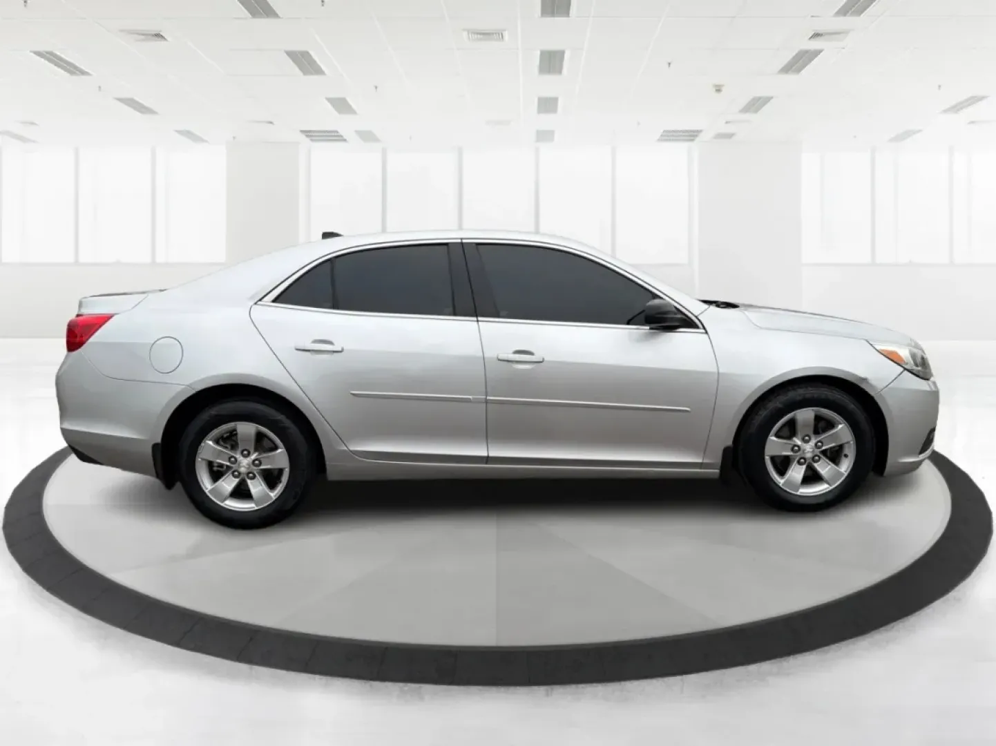 2014 Chevrolet Malibu 1LS (1G11B5SL5EU) with an ECOTEC 2.5L I-4 gasoline direct injection engine, located at 4508 South Dixie Dr, Moraine, OH, 45439, (937) 908-9800, 39.689976, -84.218452 - Experience the perfect blend of comfort, style, and reliability with the 2014 Chevrolet Malibu 1LS, available now at Advantage Car and Credit Moraine! Whether you're commuting to work, running errands, or planning a weekend getaway, this sleek sedan is designed to enhance your driving experience wh - Photo#1