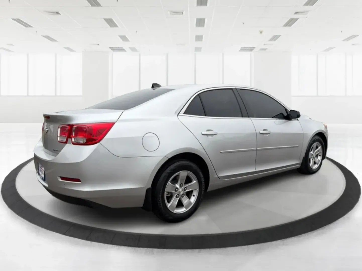 2014 Chevrolet Malibu 1LS (1G11B5SL5EU) with an ECOTEC 2.5L I-4 gasoline direct injection engine, located at 4508 South Dixie Dr, Moraine, OH, 45439, (937) 908-9800, 39.689976, -84.218452 - Experience the perfect blend of comfort, style, and reliability with the 2014 Chevrolet Malibu 1LS, available now at Advantage Car and Credit Moraine! Whether you're commuting to work, running errands, or planning a weekend getaway, this sleek sedan is designed to enhance your driving experience wh - Photo#2