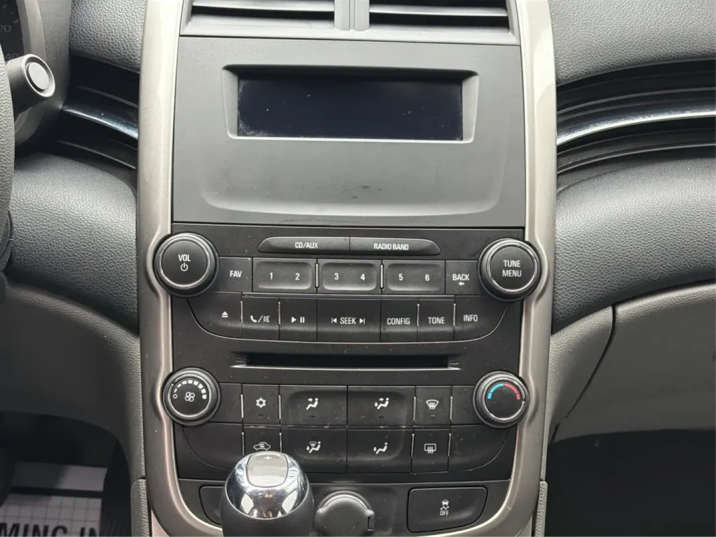 2014 Chevrolet Malibu 1LS (1G11B5SL5EU) with an ECOTEC 2.5L I-4 gasoline direct injection engine, located at 4508 South Dixie Dr, Moraine, OH, 45439, (937) 908-9800, 39.689976, -84.218452 - Experience the perfect blend of comfort, style, and reliability with the 2014 Chevrolet Malibu 1LS, available now at Advantage Car and Credit Moraine! Whether you're commuting to work, running errands, or planning a weekend getaway, this sleek sedan is designed to enhance your driving experience wh - Photo#13