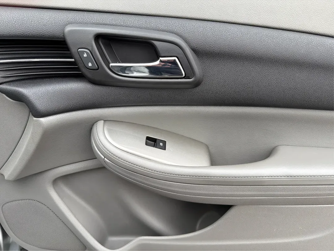 2014 Chevrolet Malibu 1LS (1G11B5SL5EU) with an ECOTEC 2.5L I-4 gasoline direct injection engine, located at 4508 South Dixie Dr, Moraine, OH, 45439, (937) 908-9800, 39.689976, -84.218452 - Experience the perfect blend of comfort, style, and reliability with the 2014 Chevrolet Malibu 1LS, available now at Advantage Car and Credit Moraine! Whether you're commuting to work, running errands, or planning a weekend getaway, this sleek sedan is designed to enhance your driving experience wh - Photo#19