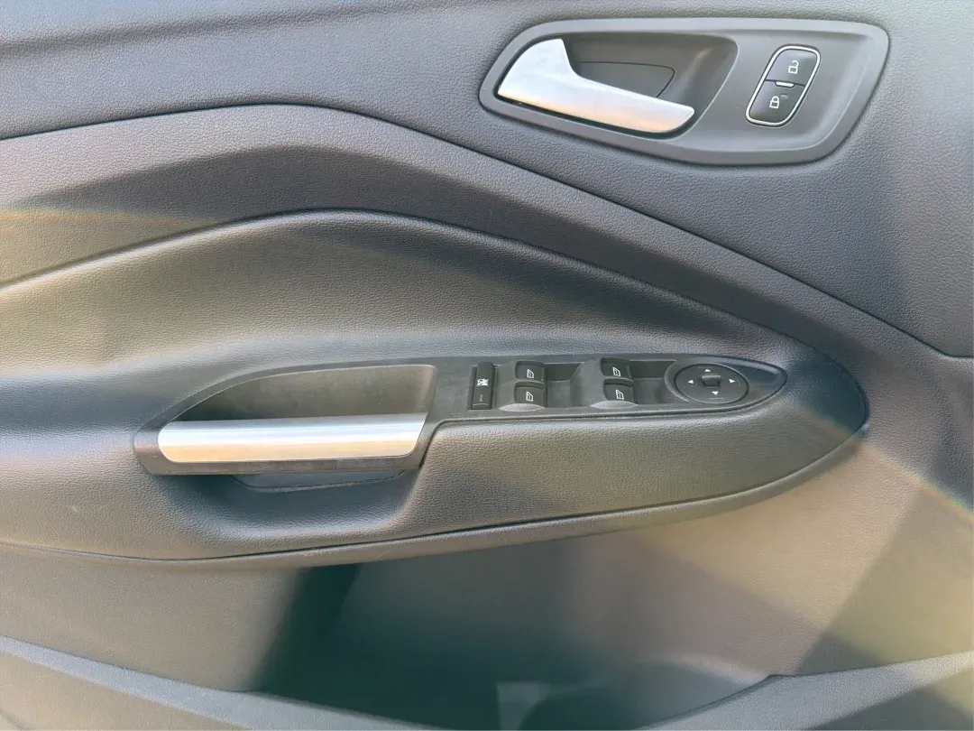 2017 Ford Escape SE FWD (1FMCU0GD6HU) with an 1.5L L4 DOHC 16V engine, 6-Speed Automatic transmission, located at 880 E. National Road, Vandalia, OH, 45377, (937) 908-9800, 39.891918, -84.183594 - **Explore the Open Road in This 2017 Ford Escape SE Perfect for Your Active Lifestyle!**<br /> <br /> Are you searching for a versatile and stylish SUV that perfectly fits your on-the-go lifestyle? Look no further! The 2017 Ford Escape SE is ideal for families, commuters, or anyone who loves weeken - Photo#19