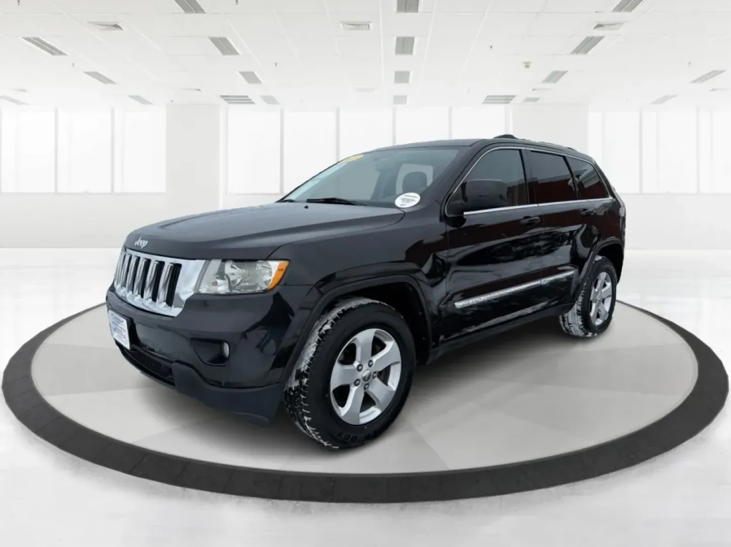 2013 Jeep Grand Cherokee Laredo (1C4RJFAGXDC) with an Other engine, located at 1099 N County Rd 25A , Troy, OH, 45373, (937) 908-9800, 40.057079, -84.212883 - **Adventure Awaits: 2013 Jeep Grand Cherokee Laredo Ready for Your Next Journey**<br /> <br /> Are you ready to tackle your next family adventure or weekend getaway? Look no further than this stunning 2013 Jeep Grand Cherokee Laredo, available now at Advantage Car and Credit in Troy, OH. This versat - Photo#8