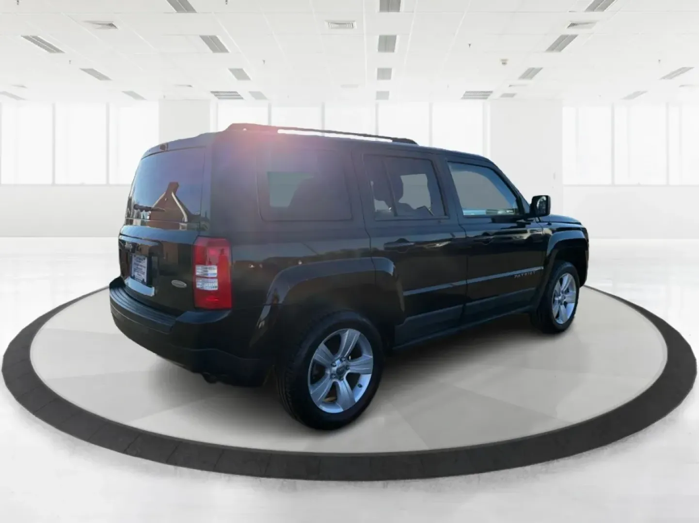2012 Jeep Patriot Latitude (1C4NJRFB1CD) with an 2.4L I-4 DOHC engine, located at 1099 N County Rd 25A , Troy, OH, 45373, (937) 908-9800, 40.057079, -84.212883 - Experience the thrill of adventure with the 2012 Jeep Patriot Latitude, now available at Advantage Car and Credit in Troy, OH! Perfect for weekend getaways or daily commutes, this versatile SUV is designed to meet the needs of both adventure-seekers and budget-conscious buyers alike. With its rugged - Photo#2