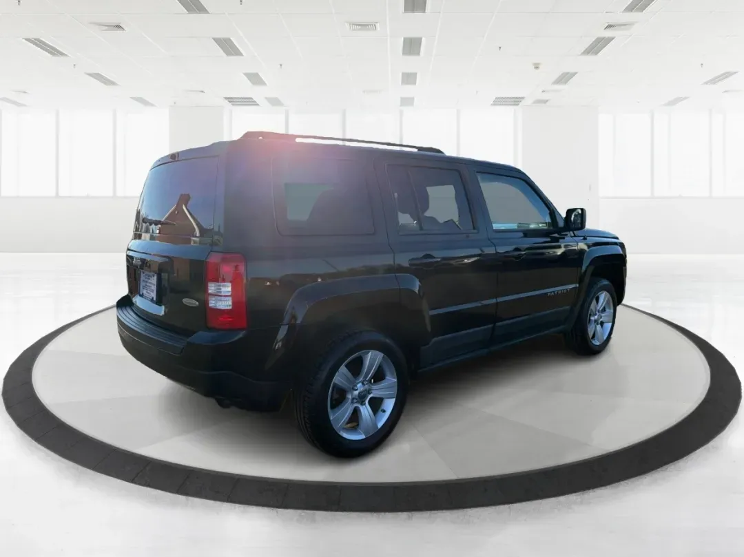 2012 Jeep Patriot Latitude (1C4NJRFB1CD) with an 2.4L I-4 DOHC engine, located at 1099 N County Rd 25A , Troy, OH, 45373, (937) 908-9800, 40.057079, -84.212883 - Experience the thrill of adventure with the 2012 Jeep Patriot Latitude, now available at Advantage Car and Credit in Troy, OH! Perfect for weekend getaways or daily commutes, this versatile SUV is designed to meet the needs of both adventure-seekers and budget-conscious buyers alike. With its rugged - Photo#2