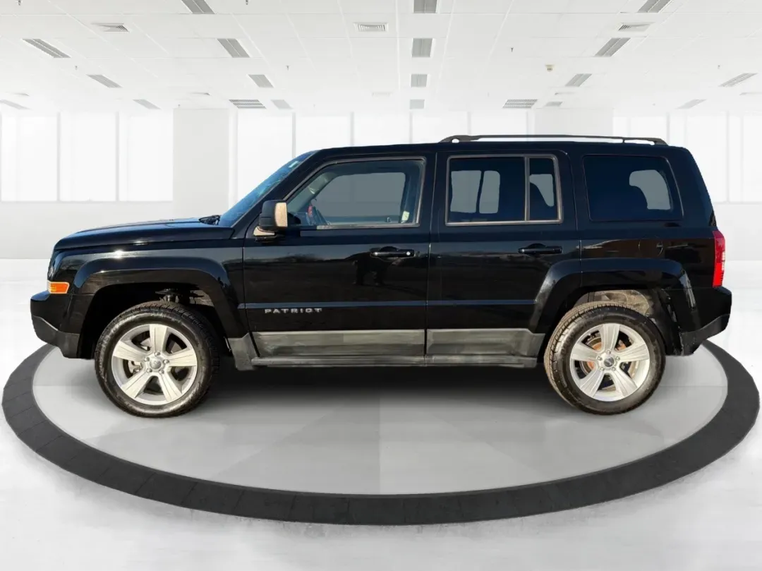 2012 Jeep Patriot Latitude (1C4NJRFB1CD) with an 2.4L I-4 DOHC engine, located at 1099 N County Rd 25A , Troy, OH, 45373, (937) 908-9800, 40.057079, -84.212883 - Experience the thrill of adventure with the 2012 Jeep Patriot Latitude, now available at Advantage Car and Credit in Troy, OH! Perfect for weekend getaways or daily commutes, this versatile SUV is designed to meet the needs of both adventure-seekers and budget-conscious buyers alike. With its rugged - Photo#5