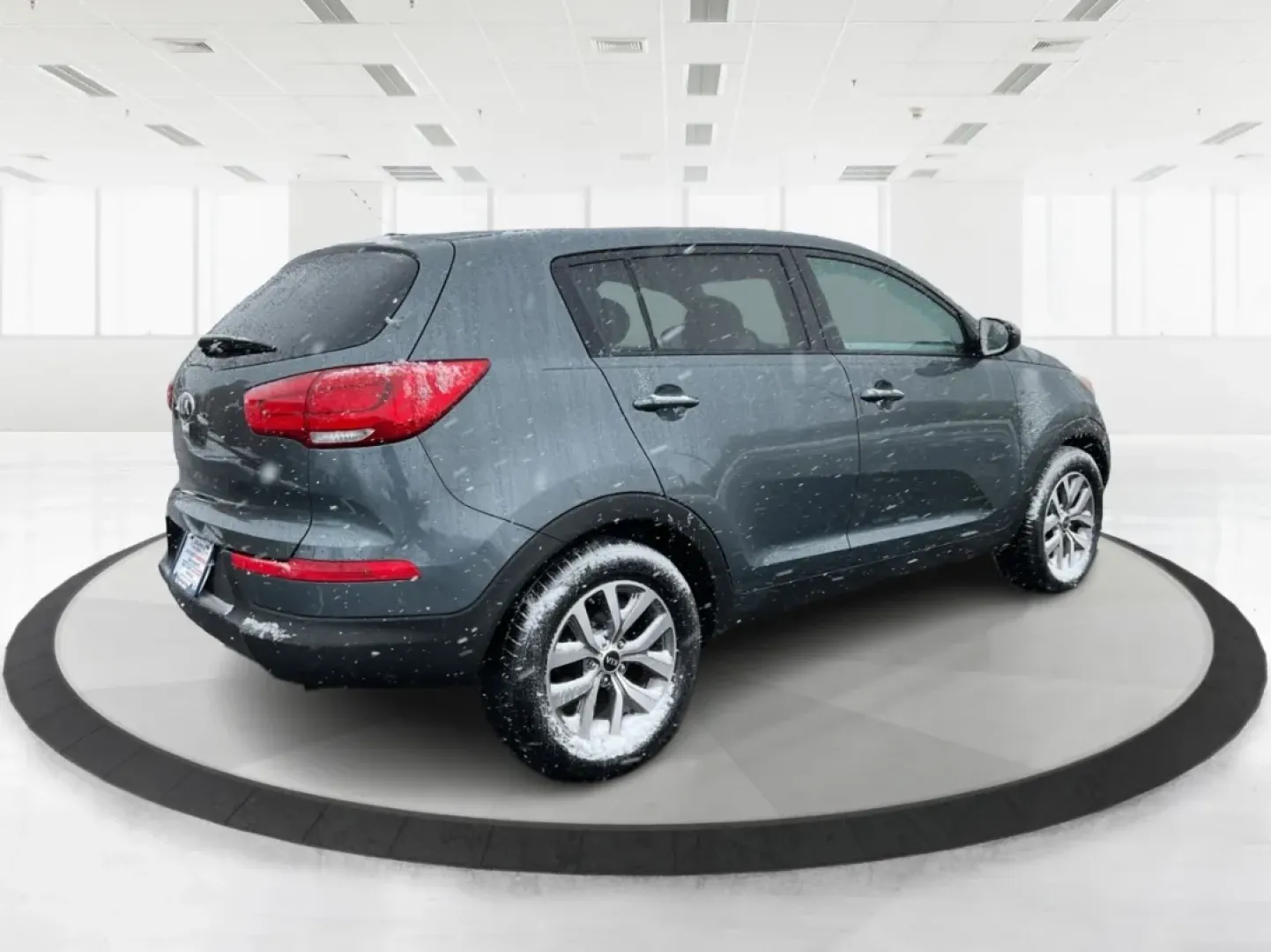 2015 Kia Sportage LX (KNDPB3AC8F7) with an Other engine, located at 1951 S Dayton Lakeview Rd., New Carlisle, OH, 45344, (937) 908-9800, 39.890999, -84.050255 - **Adventure Awaits: Discover the 2015 Kia Sportage LX at Advantage Car and Credit!**<br /> <br /> Are you ready to enhance your lifestyle with a vehicle that's perfect for weekend getaways or daily commutes? At Advantage Car and Credit in New Carlisle, OH, we're excited to introduce you to the 2015 - Photo#2