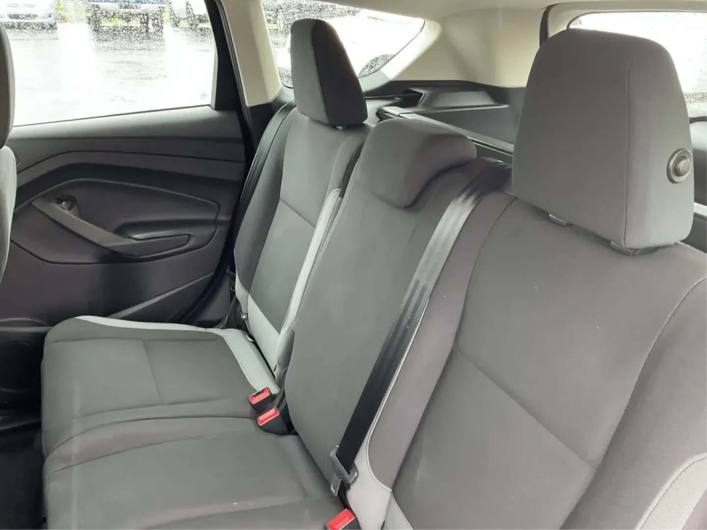 2016 Ford Escape S (1FMCU0F7XGU) with an Duratec 2.5L I-4 DOHC engine, located at 880 E. National Road, Vandalia, OH, 45377, (937) 908-9800, 39.891918, -84.183594 - **Discover Your Next Adventure with the 2016 Ford Escape at Advantage Car and Credit - Vandalia!**<br /> <br /> Are you seeking a vehicle that effortlessly balances comfort, versatility, and style for your daily commute or weekend getaways? Look no further than this stunning 2016 Ford Escape, availa - Photo#10