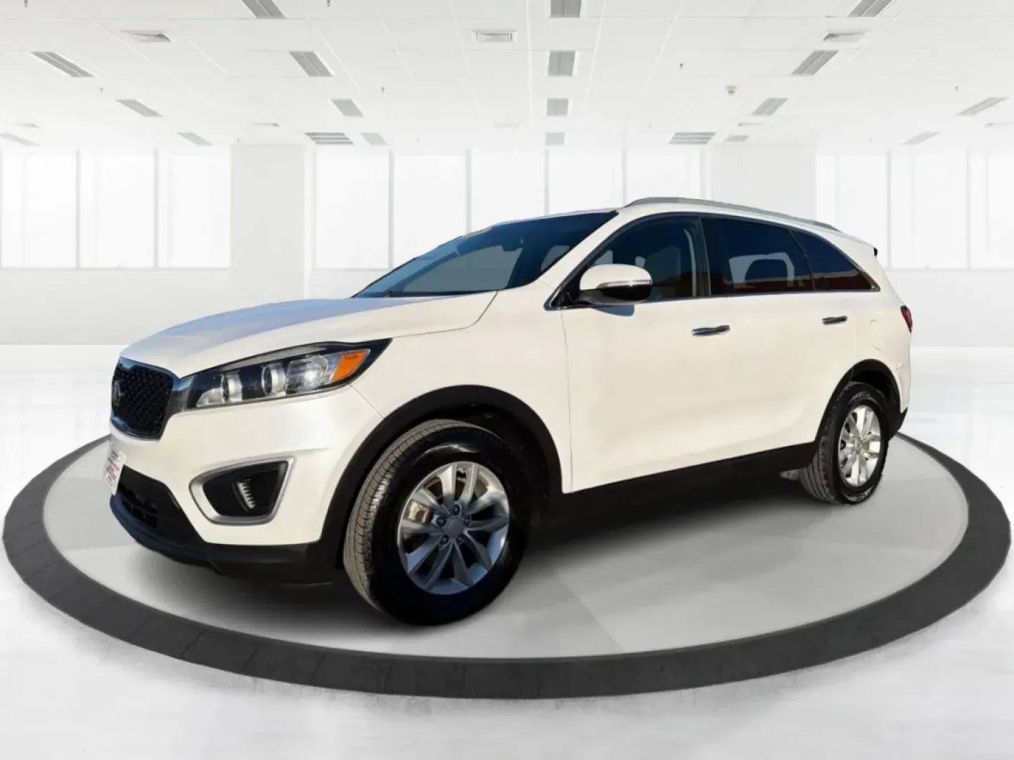 2016 Kia Sorento 2.4L LX (5XYPG4A39GG) with an 2.4L I-4 gasoline direct injection engine, 6-Speed Automatic transmission, located at 4508 South Dixie Dr, Moraine, OH, 45439, (937) 908-9800, 39.689976, -84.218452 - **Discover the Perfect Family SUV for Your Next Adventure!**<br /> <br /> Are you in search of a reliable SUV that can comfortably accommodate your growing family while also being great for weekend getaways? Look no further than the 2016 Kia Sorento 2.4L LX, available now at Advantage Car and Credit - Photo#8