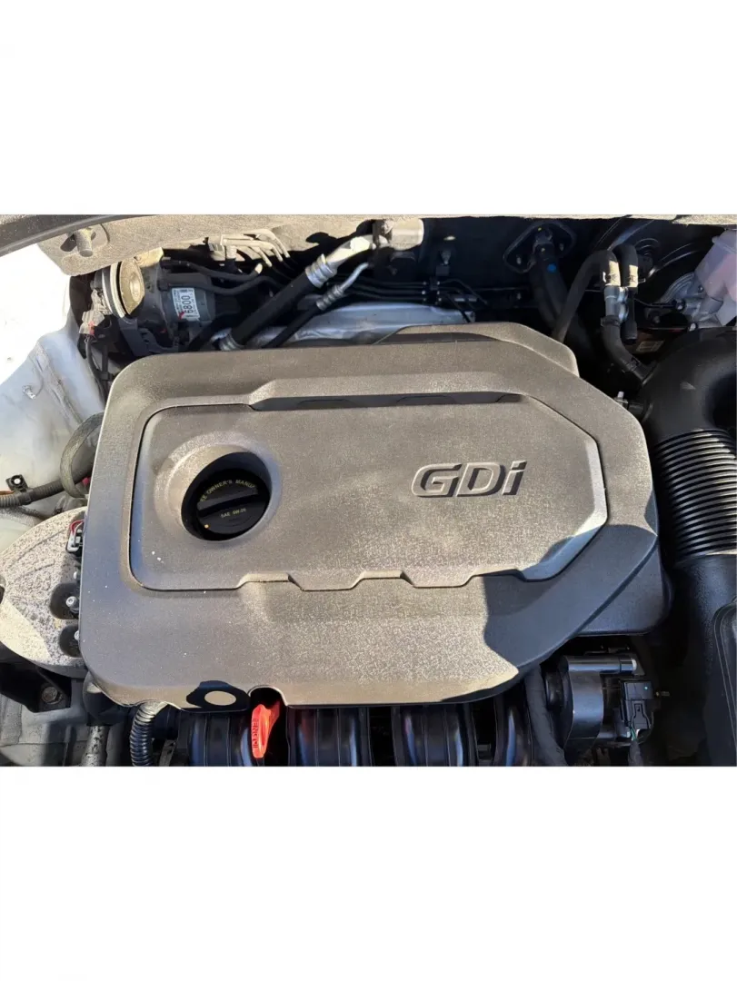 2016 Kia Sorento 2.4L LX (5XYPG4A39GG) with an 2.4L I-4 gasoline direct injection engine, 6-Speed Automatic transmission, located at 4508 South Dixie Dr, Moraine, OH, 45439, (937) 908-9800, 39.689976, -84.218452 - **Discover the Perfect Family SUV for Your Next Adventure!**<br /> <br /> Are you in search of a reliable SUV that can comfortably accommodate your growing family while also being great for weekend getaways? Look no further than the 2016 Kia Sorento 2.4L LX, available now at Advantage Car and Credit - Photo#11