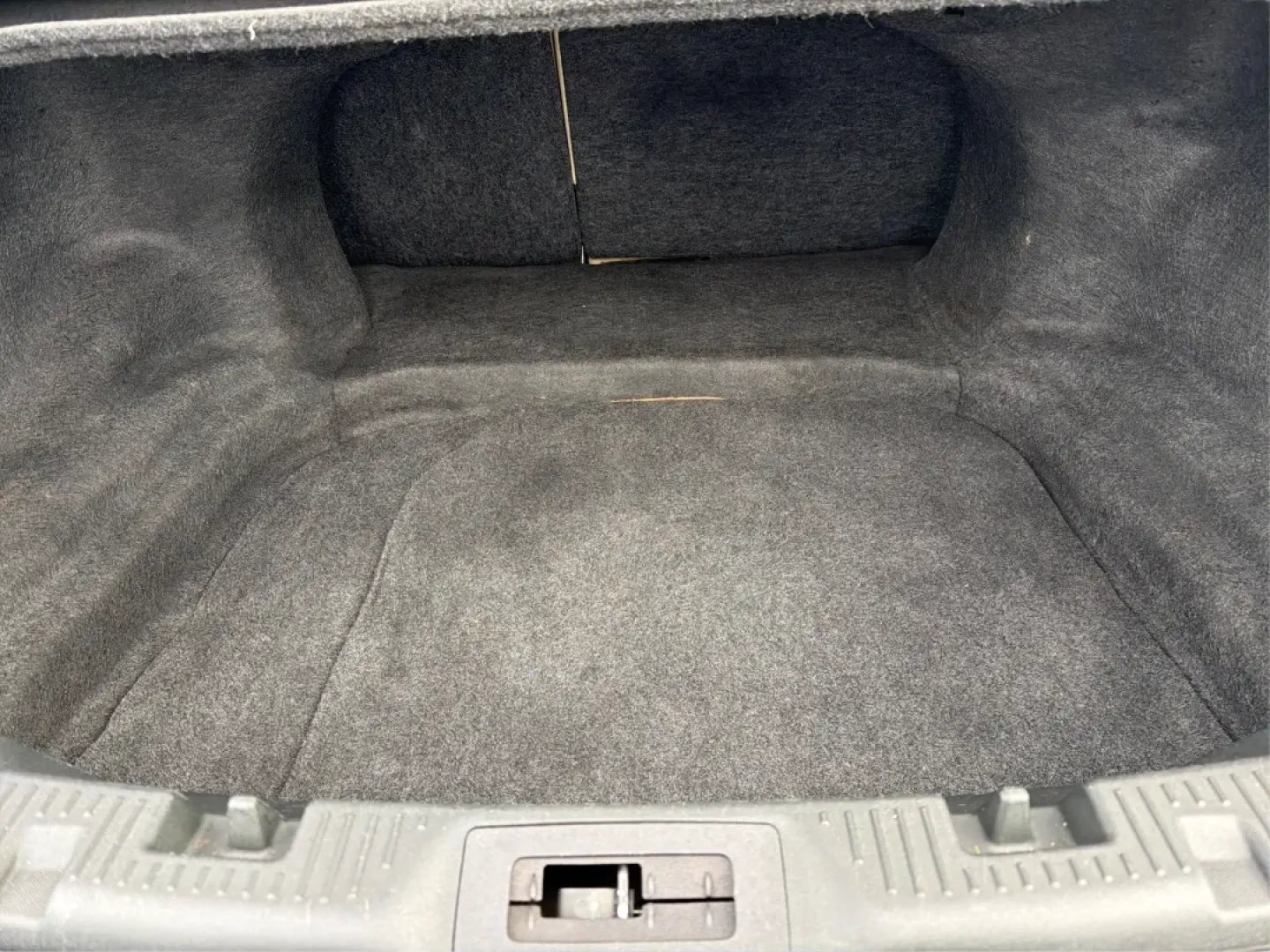 2013 Ford Taurus SEL (1FAHP2H87DG) with an 3.5L V-6 DOHC engine, 6-Speed Automatic transmission, located at 1099 N County Rd 25A , Troy, OH, 45373, (937) 908-9800, 40.057079, -84.212883 - **Discover the Perfect Family Sedan: 2013 Ford Taurus SEL at Advantage Car and Credit - Piqua, OH**<br /> <br /> Are you searching for a reliable and spacious vehicle that fits seamlessly into your family's lifestyle? Look no further than this 2013 Ford Taurus SEL, available now at Advantage Car and - Photo#12