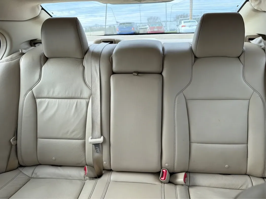 2013 Ford Taurus SEL (1FAHP2H87DG) with an 3.5L V-6 DOHC engine, located at 8750 N County Rd 25A, Piqua, OH, 45356, (937) 908-9800, 40.164391, -84.232513 - **Discover the Perfect Family Sedan: 2013 Ford Taurus SEL at Advantage Car and Credit - Piqua, OH**<br /> <br /> Are you searching for a reliable and spacious vehicle that fits seamlessly into your family's lifestyle? Look no further than this 2013 Ford Taurus SEL, available now at Advantage Car and - Photo#14