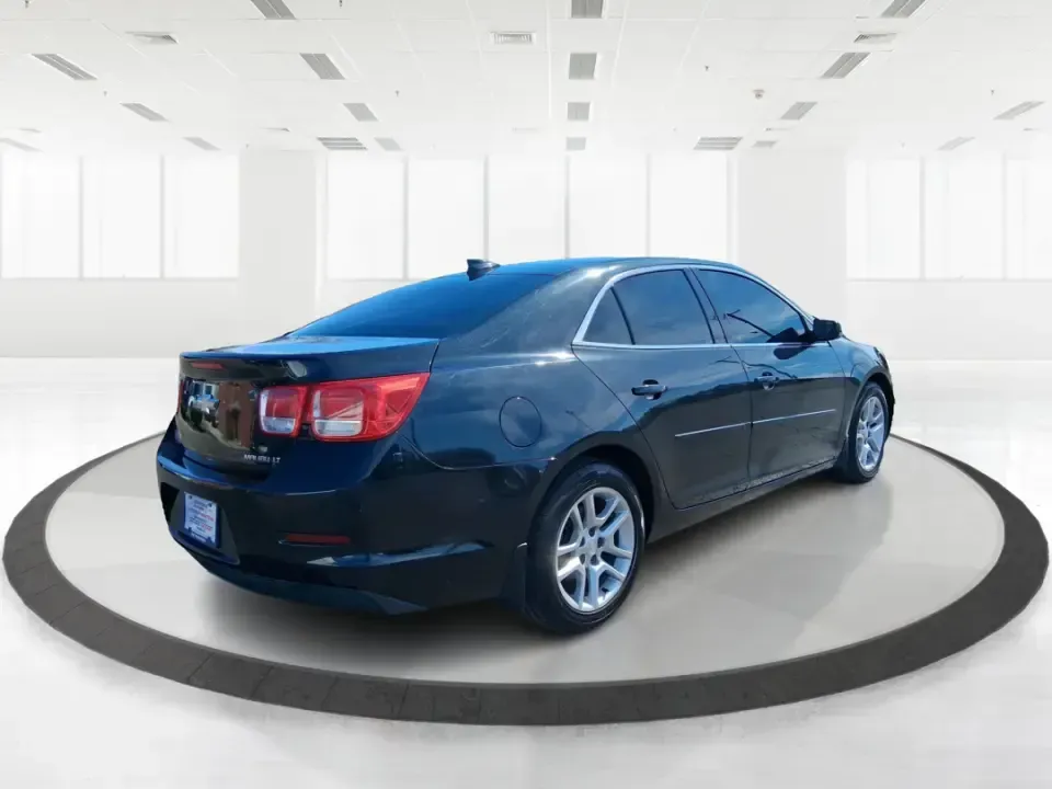 2015 Chevrolet Malibu 1LT (1G11C5SL6FF) with an ECOTEC 2.5L I-4 gasoline direct injection engine, 6-Speed Automatic transmission, located at 1184 Kauffman Ave, Fairborn, OH, 45324, (937) 908-9800, 39.807072, -84.030914 - **Elevate Your Daily Drive with the 2015 Chevrolet Malibu 1LT at Advantage Car and Credit!** <br /> <br /> Are you looking for a vehicle that combines style, comfort, and reliability? The 2015 Chevrolet Malibu 1LT is the perfect sedan for everyone from busy professionals to growing families. With it - Photo#2