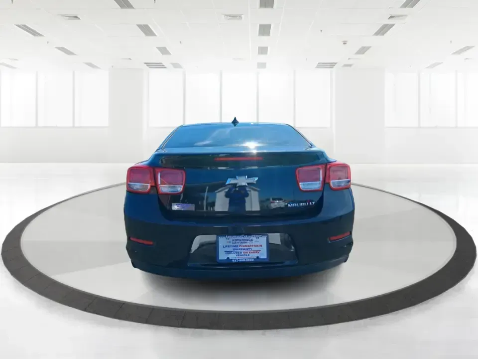 2015 Chevrolet Malibu 1LT (1G11C5SL6FF) with an ECOTEC 2.5L I-4 gasoline direct injection engine, 6-Speed Automatic transmission, located at 1184 Kauffman Ave, Fairborn, OH, 45324, (937) 908-9800, 39.807072, -84.030914 - **Elevate Your Daily Drive with the 2015 Chevrolet Malibu 1LT at Advantage Car and Credit!** <br /> <br /> Are you looking for a vehicle that combines style, comfort, and reliability? The 2015 Chevrolet Malibu 1LT is the perfect sedan for everyone from busy professionals to growing families. With it - Photo#3