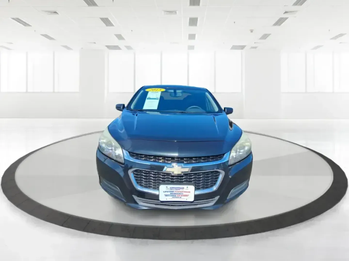 2015 Chevrolet Malibu 1LT (1G11C5SL6FF) with an ECOTEC 2.5L I-4 gasoline direct injection engine, 6-Speed Automatic transmission, located at 1184 Kauffman Ave, Fairborn, OH, 45324, (937) 908-9800, 39.807072, -84.030914 - **Elevate Your Daily Drive with the 2015 Chevrolet Malibu 1LT at Advantage Car and Credit!** <br /> <br /> Are you looking for a vehicle that combines style, comfort, and reliability? The 2015 Chevrolet Malibu 1LT is the perfect sedan for everyone from busy professionals to growing families. With it - Photo#7