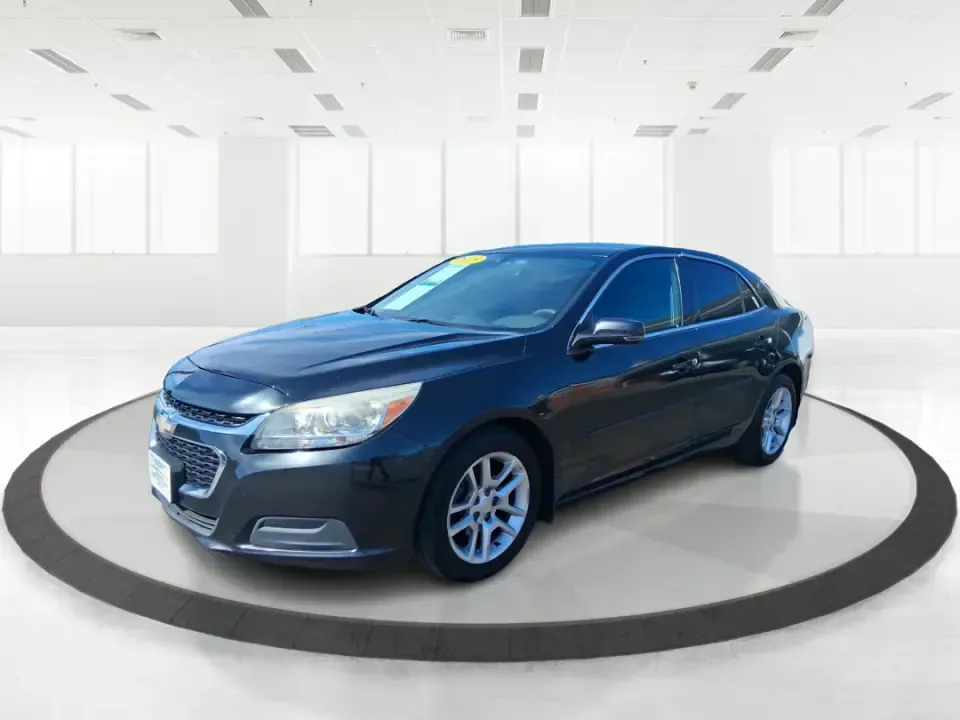 2015 Chevrolet Malibu 1LT (1G11C5SL6FF) with an ECOTEC 2.5L I-4 gasoline direct injection engine, 6-Speed Automatic transmission, located at 1184 Kauffman Ave, Fairborn, OH, 45324, (937) 908-9800, 39.807072, -84.030914 - **Elevate Your Daily Drive with the 2015 Chevrolet Malibu 1LT at Advantage Car and Credit!** <br /> <br /> Are you looking for a vehicle that combines style, comfort, and reliability? The 2015 Chevrolet Malibu 1LT is the perfect sedan for everyone from busy professionals to growing families. With it - Photo#8