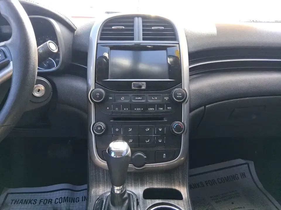 2015 Chevrolet Malibu 1LT (1G11C5SL6FF) with an ECOTEC 2.5L I-4 gasoline direct injection engine, 6-Speed Automatic transmission, located at 1184 Kauffman Ave, Fairborn, OH, 45324, (937) 908-9800, 39.807072, -84.030914 - **Elevate Your Daily Drive with the 2015 Chevrolet Malibu 1LT at Advantage Car and Credit!** <br /> <br /> Are you looking for a vehicle that combines style, comfort, and reliability? The 2015 Chevrolet Malibu 1LT is the perfect sedan for everyone from busy professionals to growing families. With it - Photo#13