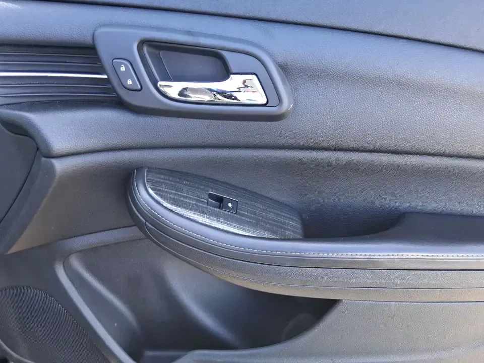 2015 Chevrolet Malibu 1LT (1G11C5SL6FF) with an ECOTEC 2.5L I-4 gasoline direct injection engine, 6-Speed Automatic transmission, located at 1184 Kauffman Ave, Fairborn, OH, 45324, (937) 908-9800, 39.807072, -84.030914 - **Elevate Your Daily Drive with the 2015 Chevrolet Malibu 1LT at Advantage Car and Credit!** <br /> <br /> Are you looking for a vehicle that combines style, comfort, and reliability? The 2015 Chevrolet Malibu 1LT is the perfect sedan for everyone from busy professionals to growing families. With it - Photo#20