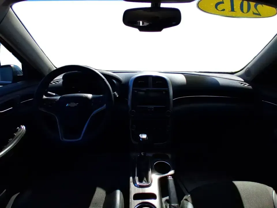 2015 Chevrolet Malibu 1LT (1G11C5SL6FF) with an ECOTEC 2.5L I-4 gasoline direct injection engine, 6-Speed Automatic transmission, located at 1184 Kauffman Ave, Fairborn, OH, 45324, (937) 908-9800, 39.807072, -84.030914 - **Elevate Your Daily Drive with the 2015 Chevrolet Malibu 1LT at Advantage Car and Credit!** <br /> <br /> Are you looking for a vehicle that combines style, comfort, and reliability? The 2015 Chevrolet Malibu 1LT is the perfect sedan for everyone from busy professionals to growing families. With it - Photo#21