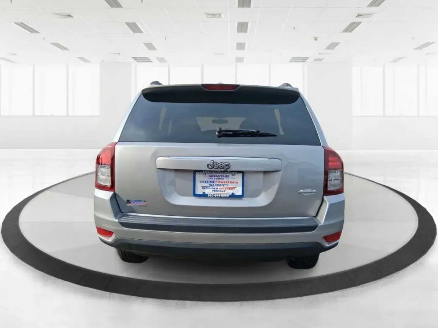 2017 Jeep Compass Latitude FWD (1C4NJCEA3HD) with an Other engine, located at 1230 East Main St, Xenia, OH, 45385, (937) 908-9800, 39.688026, -83.910172 - **Adventure Awaits with the 2017 Jeep Compass Latitude FWD: Your Perfect Weekend Companion!**<br /> <br /> Are you ready to take your weekend adventures to the next level? The 2017 Jeep Compass Latitude FWD is here to elevate your lifestyle, whether you're heading out for a family getaway, exploring - Photo#3