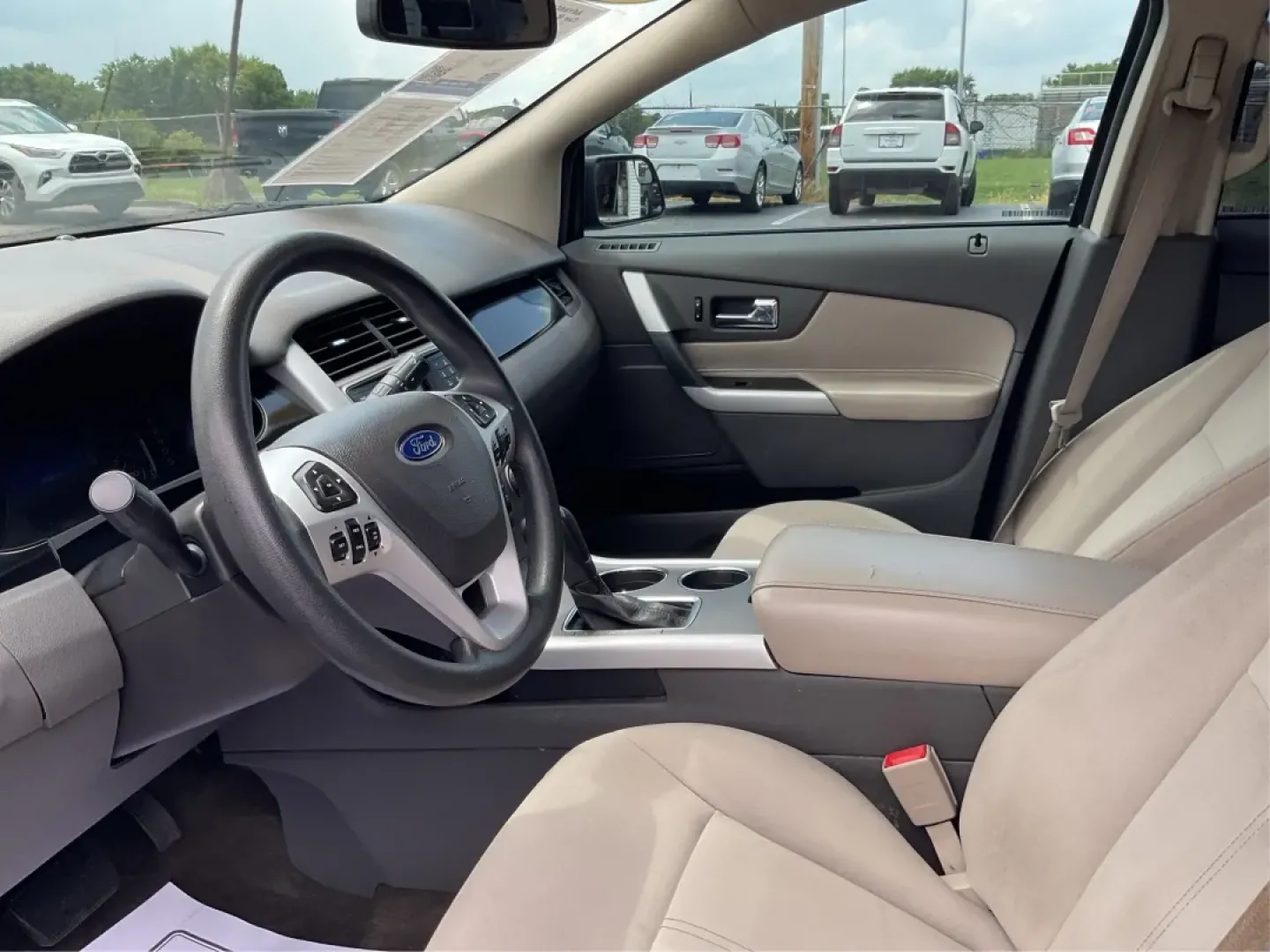 2013 Ford Edge SE (2FMDK3GC6DB) with an Other engine, located at 1099 N County Rd 25A , Troy, OH, 45373, (937) 908-9800, 40.057079, -84.212883 - **Discover Your Next Adventure with the 2013 Ford Edge SE A Perfect Family SUV!**<br /> <br /> Are you searching for a reliable and stylish SUV to elevate your family's adventures? The 2013 Ford Edge SE, available at Advantage Car and Credit in Fairborn, OH, is the ideal vehicle for families and in - Photo#9