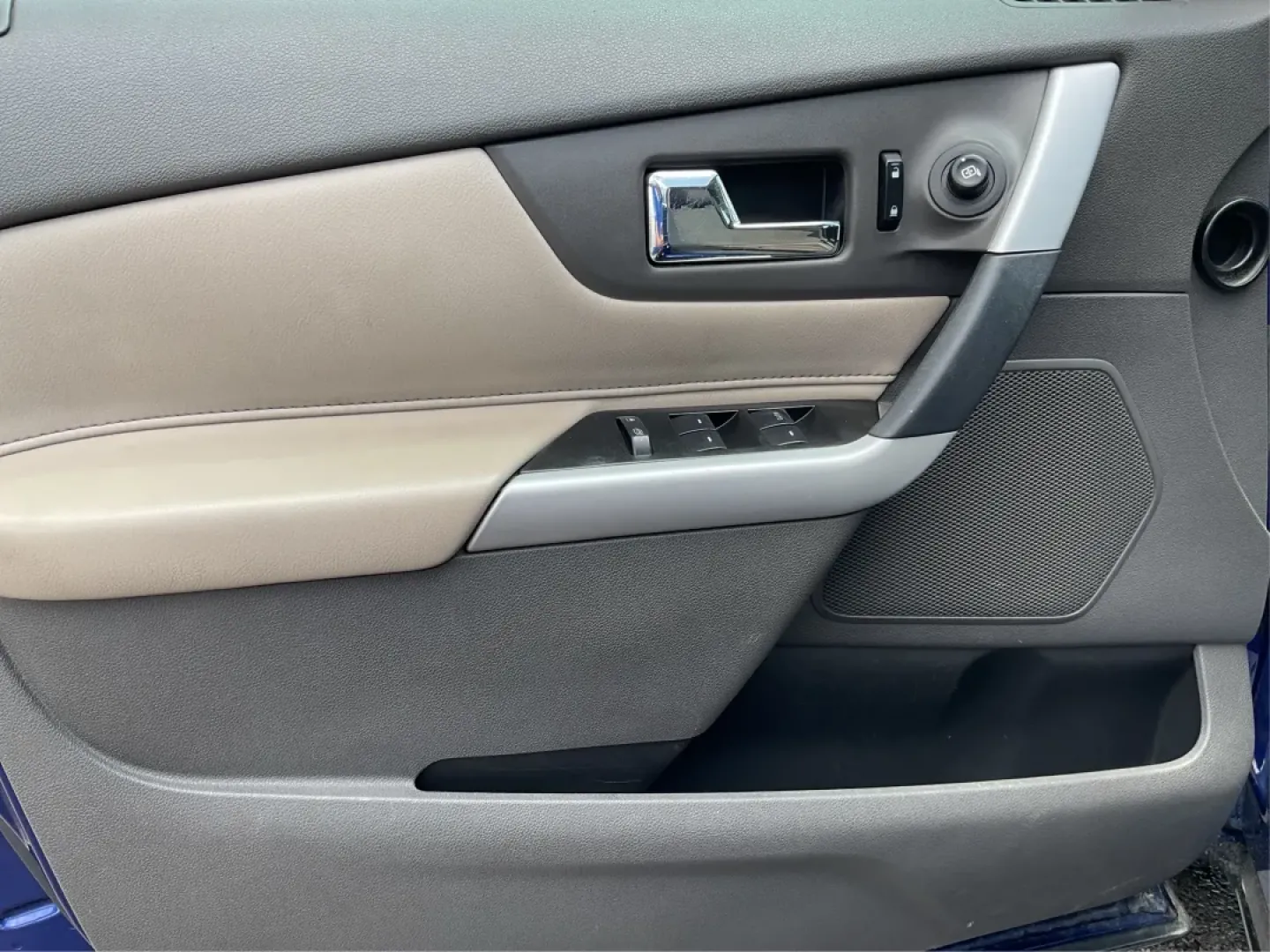 2013 Ford Edge SE (2FMDK3GC6DB) with an Other engine, located at 1099 N County Rd 25A , Troy, OH, 45373, (937) 908-9800, 40.057079, -84.212883 - **Discover Your Next Adventure with the 2013 Ford Edge SE A Perfect Family SUV!**<br /> <br /> Are you searching for a reliable and stylish SUV to elevate your family's adventures? The 2013 Ford Edge SE, available at Advantage Car and Credit in Fairborn, OH, is the ideal vehicle for families and in - Photo#18