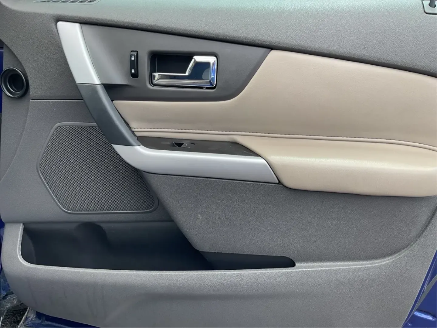 2013 Ford Edge SE (2FMDK3GC6DB) with an Other engine, located at 1099 N County Rd 25A , Troy, OH, 45373, (937) 908-9800, 40.057079, -84.212883 - **Discover Your Next Adventure with the 2013 Ford Edge SE A Perfect Family SUV!**<br /> <br /> Are you searching for a reliable and stylish SUV to elevate your family's adventures? The 2013 Ford Edge SE, available at Advantage Car and Credit in Fairborn, OH, is the ideal vehicle for families and in - Photo#19