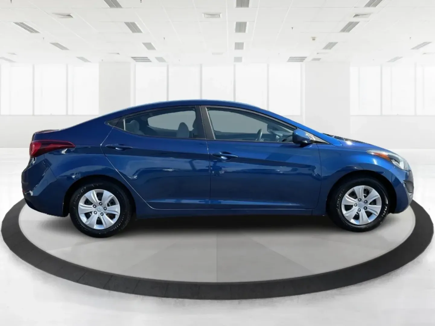 2016 Hyundai Elantra SE (5NPDH4AE5GH) with an Nu 1.8L I-4 DOHC engine, located at 401 Woodman Dr, Riverside, OH, 45431, (937) 908-9800, 39.760899, -84.123421 - **Elevate Your Daily Commute with the 2016 Hyundai Elantra SE at Advantage Car and Credit!**<br /> <br /> Are you tired of your mundane daily commute? Looking for a reliable vehicle that not only delivers performance but also fits your lifestyle? Look no further! The 2016 Hyundai Elantra SE is your - Photo#1