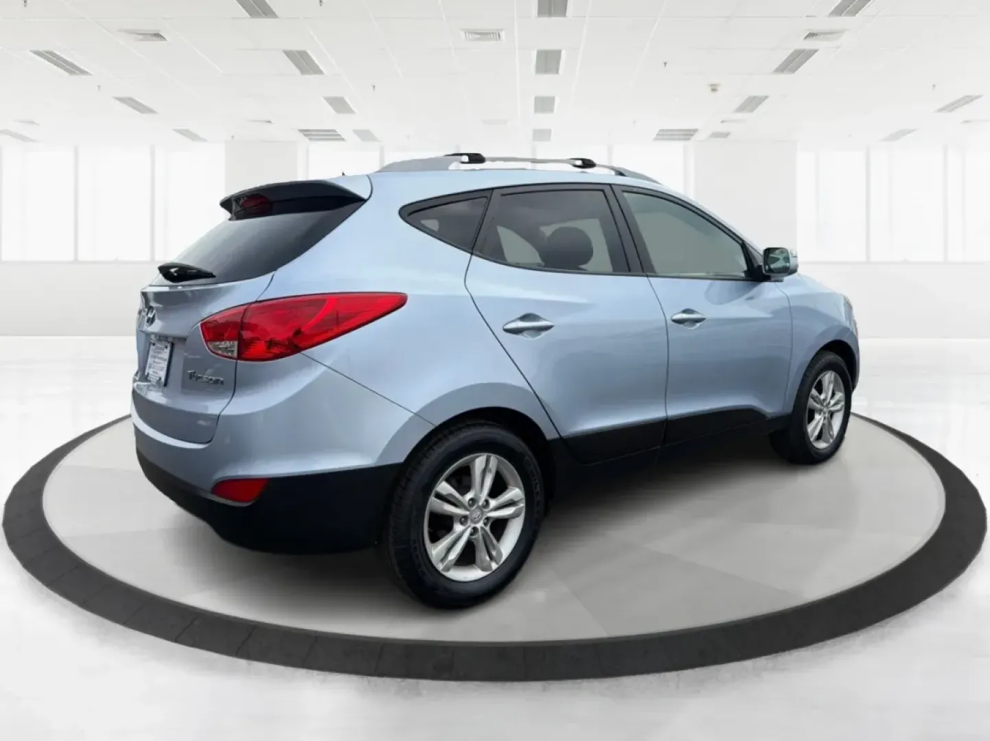 2012 Hyundai Tucson GLS (KM8JU3AC7CU) with an Theta II 2.4L I-4 DOHC engine, located at 8750 N County Rd 25A, Piqua, OH, 45356, (937) 908-9800, 40.164391, -84.232513 - **Discover the Perfect Family Adventure Vehicle: 2012 Hyundai Tucson GLS at Advantage Car and Credit - Piqua**<br /> <br /> Are you on the hunt for a versatile SUV that fits seamlessly into your active lifestyle? Look no further than this stunning 2012 Hyundai Tucson GLS at Advantage Car and Credit - Photo#2
