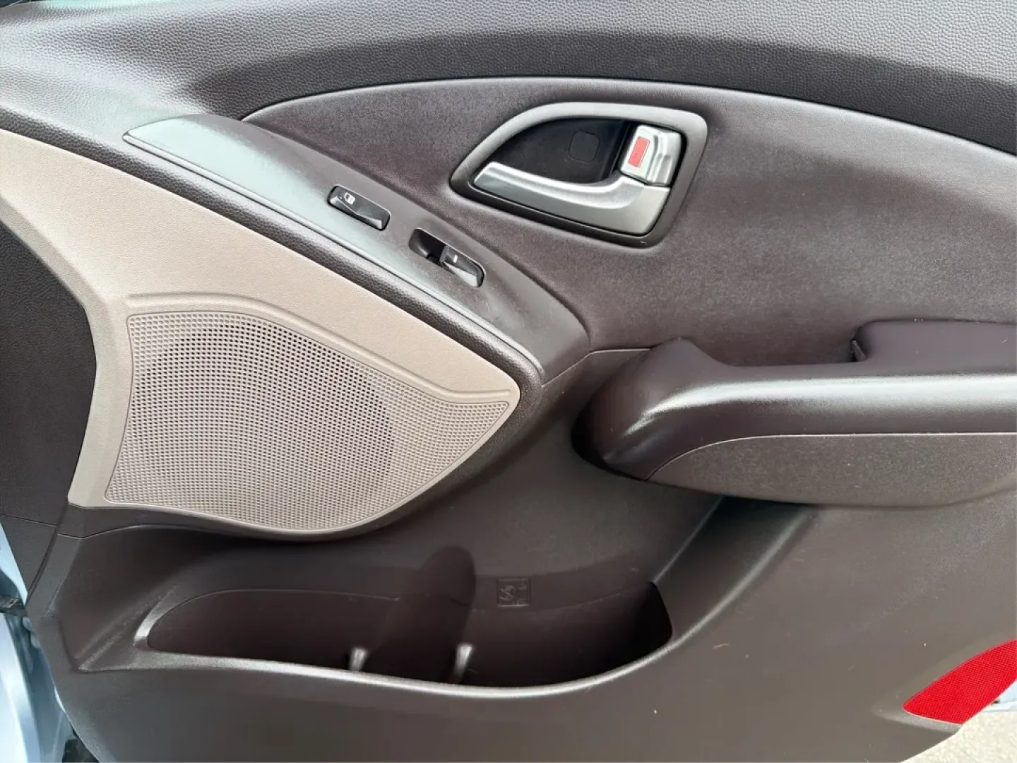 2012 Hyundai Tucson GLS (KM8JU3AC7CU) with an Theta II 2.4L I-4 DOHC engine, located at 8750 N County Rd 25A, Piqua, OH, 45356, (937) 908-9800, 40.164391, -84.232513 - **Discover the Perfect Family Adventure Vehicle: 2012 Hyundai Tucson GLS at Advantage Car and Credit - Piqua**<br /> <br /> Are you on the hunt for a versatile SUV that fits seamlessly into your active lifestyle? Look no further than this stunning 2012 Hyundai Tucson GLS at Advantage Car and Credit - Photo#18