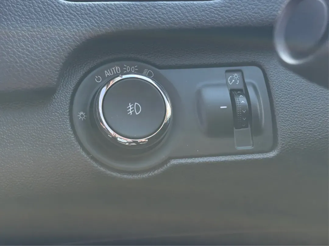 2015 Buick Regal Turbo/e-Assist Premium I (2G4GN5EX7F9) with an Other engine, located at 4508 South Dixie Dr, Moraine, OH, 45439, (937) 908-9800, 39.689976, -84.218452 - 2015 Buick Regal Turbo/e-Assist Premium I - Photo#16