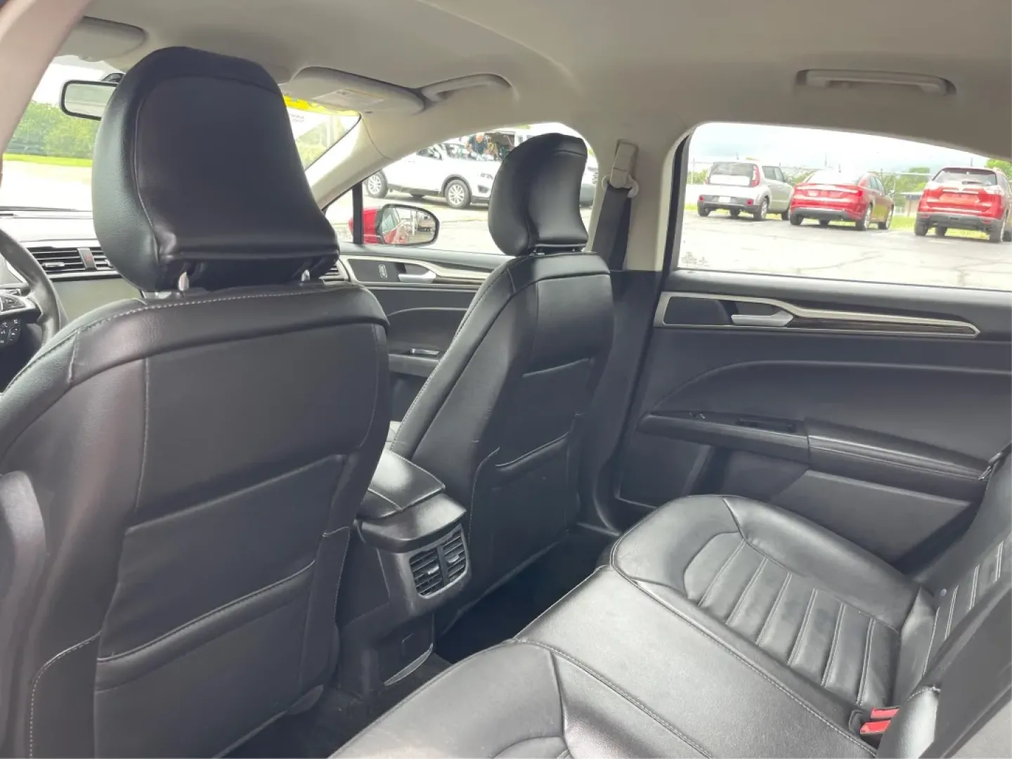 2016 Ford Fusion SE (3FA6P0HD7GR) with an Other engine, located at 4508 South Dixie Dr, Moraine, OH, 45439, (937) 908-9800, 39.689976, -84.218452 - Experience the perfect blend of style, comfort, and reliability with this 2016 Ford Fusion SE, available now at Advantage Car and Credit in Fairborn, OH. Whether you're a commuter navigating the busy streets of downtown Fairborn or a growing family looking for a dependable vehicle for your weekend a - Photo#9