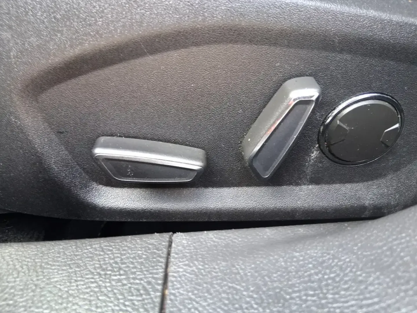 2016 Ford Fusion SE (3FA6P0HD7GR) with an 1.5L L4 DOHC 16V engine, 6-Speed Automatic transmission, located at 1099 N County Rd 25A , Troy, OH, 45373, (937) 908-9800, 40.057079, -84.212883 - Experience the perfect blend of style, comfort, and reliability with this 2016 Ford Fusion SE, available now at Advantage Car and Credit in Fairborn, OH. Whether you're a commuter navigating the busy streets of downtown Fairborn or a growing family looking for a dependable vehicle for your weekend a - Photo#18