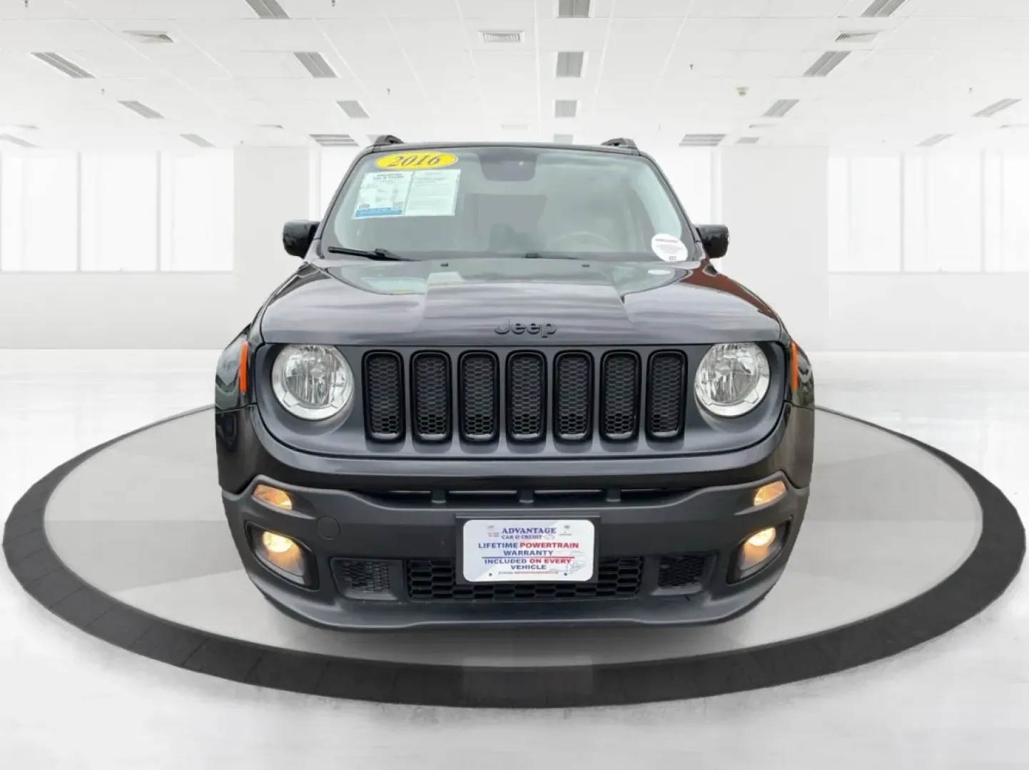 2016 Jeep Renegade Justice (ZACCJBBT4GP) with an Tigershark MultiAir 2.4L I-4 variable valve contro engine, located at 8750 N County Rd 25A, Piqua, OH, 45356, (937) 908-9800, 40.164391, -84.232513 - ### Adventure Awaits with the 2016 Jeep Renegade Justice at Advantage Car and Credit - Xenia!<br /> <br /> Are you ready to tackle your next adventure? Whether you're planning a weekend getaway with friends, navigating the hustle and bustle of daily commutes, or exploring the great outdoors, the 201 - Photo#7