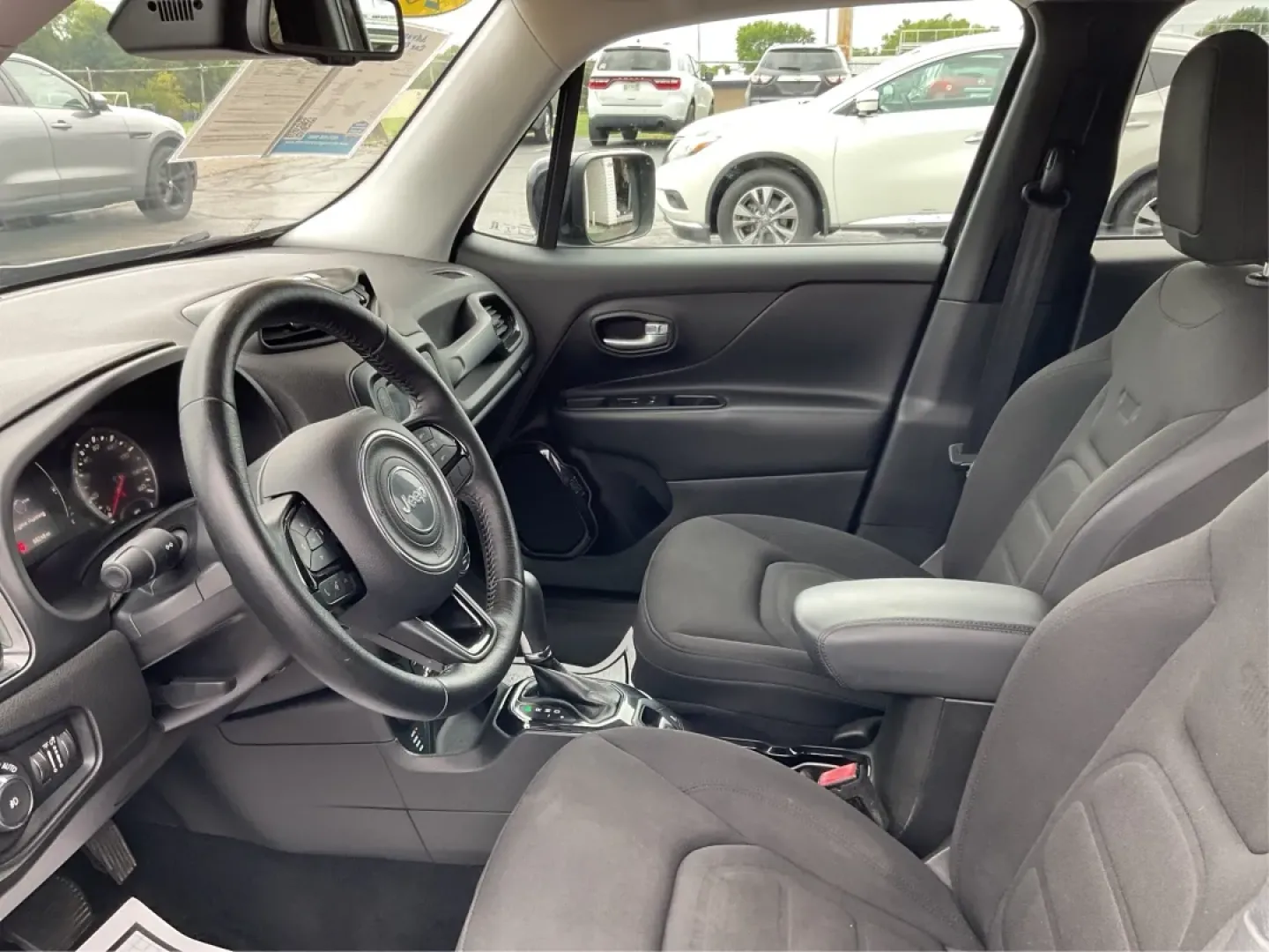 2016 Jeep Renegade Justice (ZACCJBBT4GP) with an Tigershark MultiAir 2.4L I-4 variable valve contro engine, located at 8750 N County Rd 25A, Piqua, OH, 45356, (937) 908-9800, 40.164391, -84.232513 - ### Adventure Awaits with the 2016 Jeep Renegade Justice at Advantage Car and Credit - Xenia!<br /> <br /> Are you ready to tackle your next adventure? Whether you're planning a weekend getaway with friends, navigating the hustle and bustle of daily commutes, or exploring the great outdoors, the 201 - Photo#9