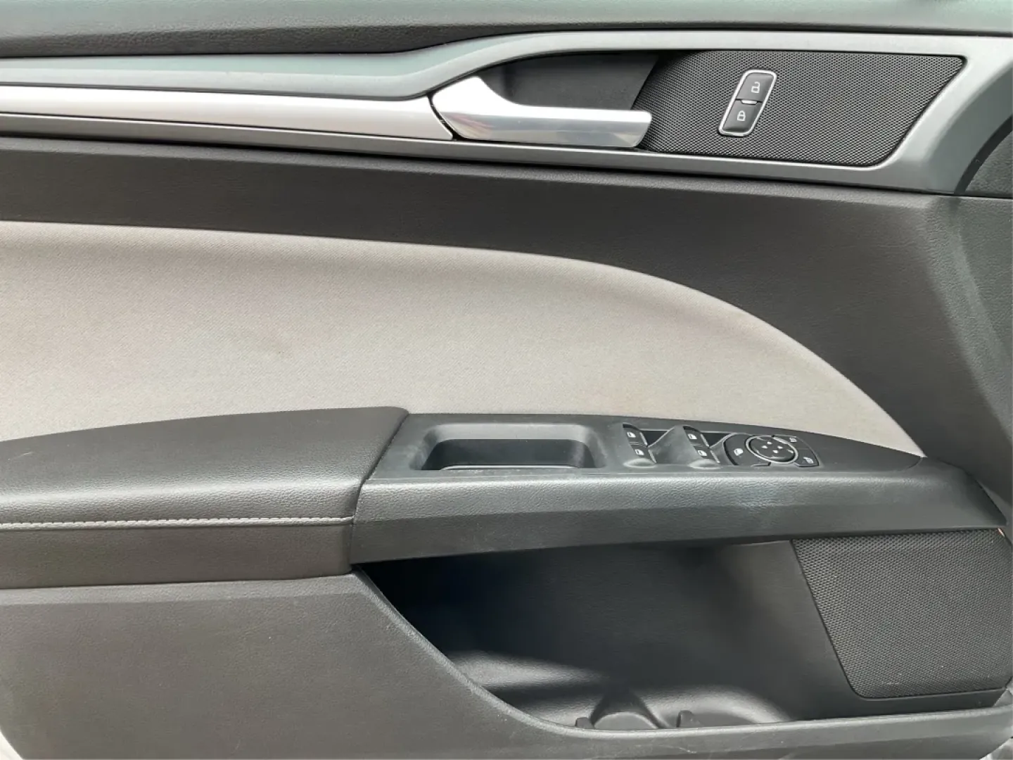 2016 Ford Fusion S (3FA6P0G72GR) with an Duratec 2.5L I-4 DOHC engine, located at 1230 East Main St, Xenia, OH, 45385, (937) 908-9800, 39.688026, -83.910172 - Discover the perfect blend of style, comfort, and reliability with this **2016 Ford Fusion**-ideal for your daily commutes, family outings, or weekend adventures. If you're searching for a dependable sedan that won't break the bank, this vehicle is just what you need. It's great for growing families - Photo#18