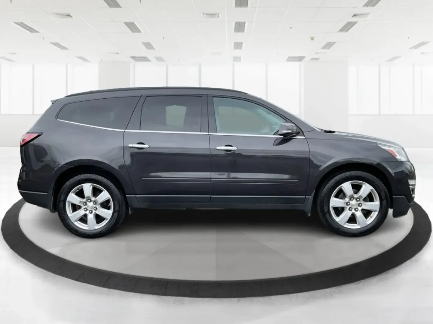 2017 Chevrolet Traverse 1LT (1GNKVGKD4HJ) with an 3.6L V-6 gasoline direct injection engine, located at 880 E. National Road, Vandalia, OH, 45377, (937) 908-9800, 39.891918, -84.183594 - **Explore Your Next Adventure in the 2017 Chevrolet Traverse at Advantage Car and Credit - Vandalia!**<br /> <br /> Are you ready to elevate your family's road trips or weekend adventures? The 2017 Chevrolet Traverse is designed for those who love the open road and need a spacious utility vehicle th - Photo#1