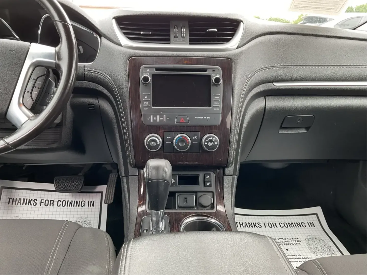 2017 Chevrolet Traverse 1LT (1GNKVGKD4HJ) with an 3.6L V-6 gasoline direct injection engine, located at 880 E. National Road, Vandalia, OH, 45377, (937) 908-9800, 39.891918, -84.183594 - **Explore Your Next Adventure in the 2017 Chevrolet Traverse at Advantage Car and Credit - Vandalia!**<br /> <br /> Are you ready to elevate your family's road trips or weekend adventures? The 2017 Chevrolet Traverse is designed for those who love the open road and need a spacious utility vehicle th - Photo#13