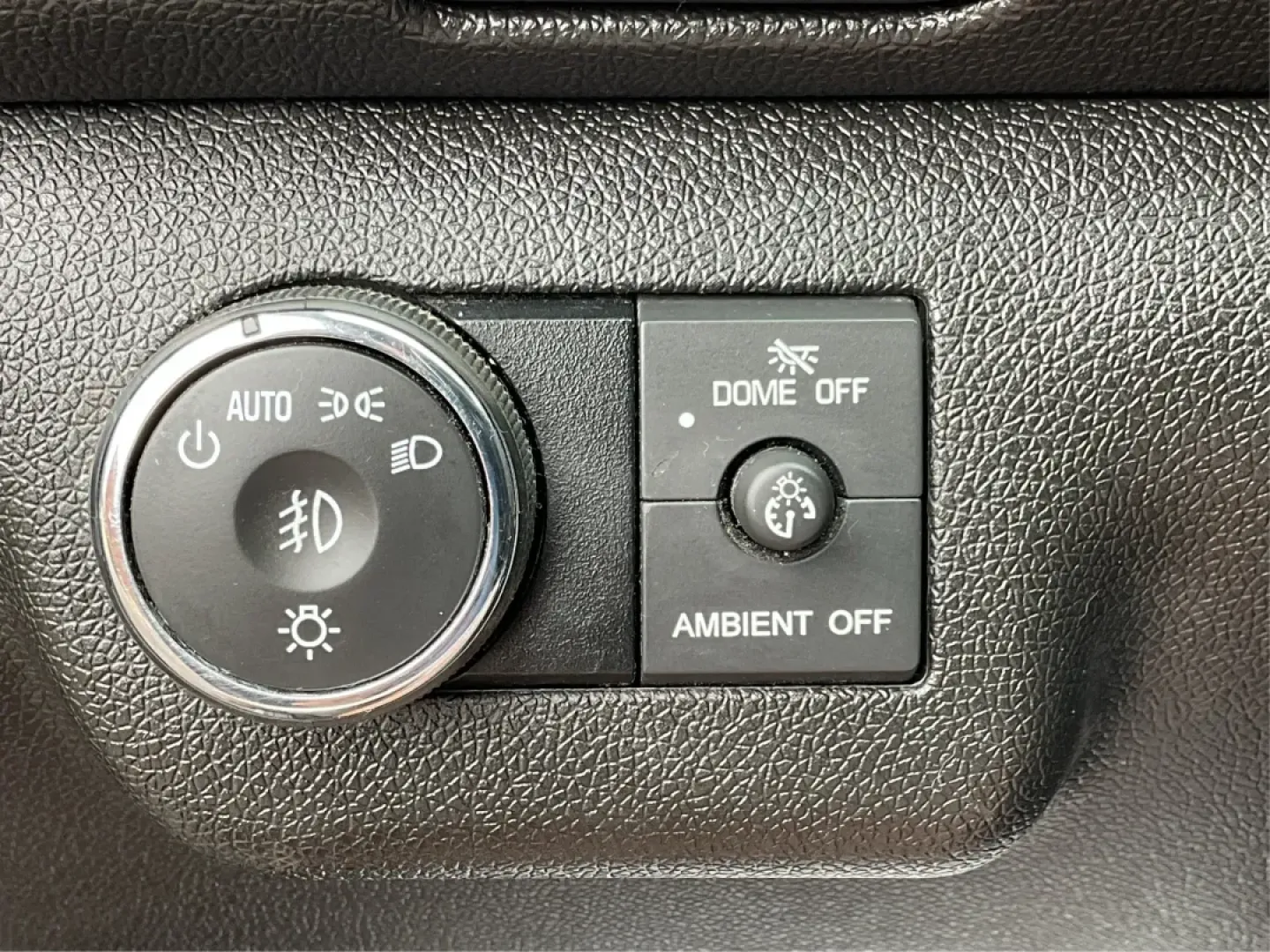 2017 Chevrolet Traverse 1LT (1GNKVGKD4HJ) with an 3.6L V-6 gasoline direct injection engine, located at 880 E. National Road, Vandalia, OH, 45377, (937) 908-9800, 39.891918, -84.183594 - **Explore Your Next Adventure in the 2017 Chevrolet Traverse at Advantage Car and Credit - Vandalia!**<br /> <br /> Are you ready to elevate your family's road trips or weekend adventures? The 2017 Chevrolet Traverse is designed for those who love the open road and need a spacious utility vehicle th - Photo#17