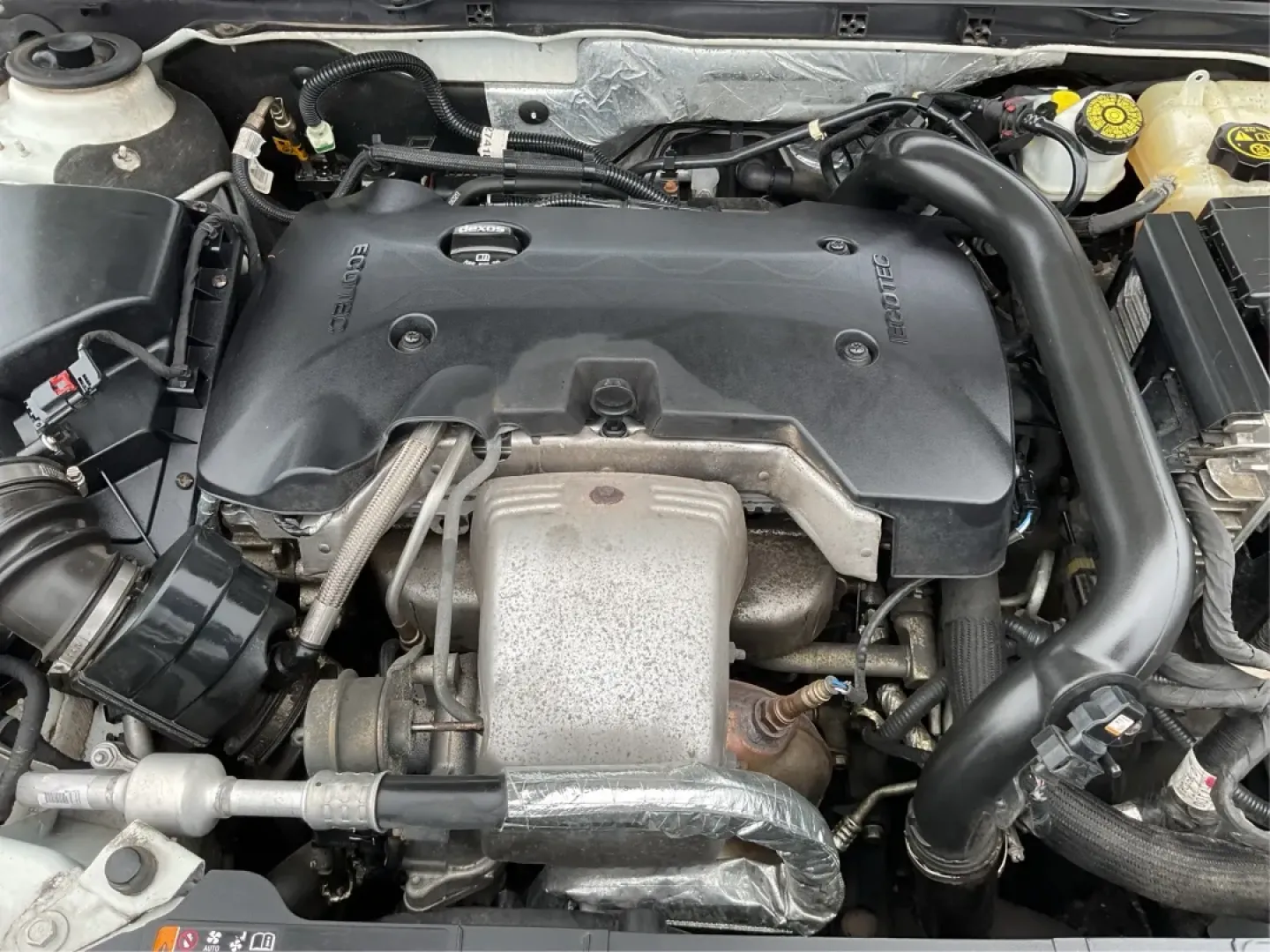 2014 Buick Regal Turbo (2G4GK5EX3E9) with an 2L I-4 gasoline direct injection engine, located at 880 E. National Road, Vandalia, OH, 45377, (937) 908-9800, 39.891918, -84.183594 - **Unleash Your Driving Experience with the 2014 Buick Regal Turbo: The Perfect Blend of Comfort and Style!**<br /> <br /> Are you on the lookout for a car that not only meets your daily commuting needs but also elevates your lifestyle? Look no further than our stunning 2014 Buick Regal Turbo, availa - Photo#11