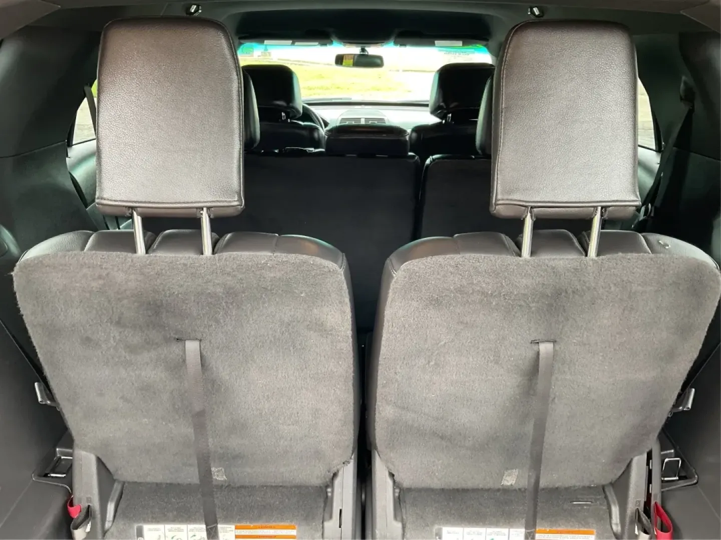 2015 Ford Explorer XLT (1FM5K8D83FG) with an 3.5L V-6 DOHC engine, located at 880 E. National Road, Vandalia, OH, 45377, (937) 908-9800, 39.891918, -84.183594 - **Discover Adventure in the 2015 Ford Explorer XLT Ideal for Family Road Trips and Weekend Getaways!** <br /> <br /> At Advantage Car and Credit Vandalia, we know how important it is to have a reliable and spacious vehicle that fits your active lifestyle. Whether you're planning a family road trip - Photo#12