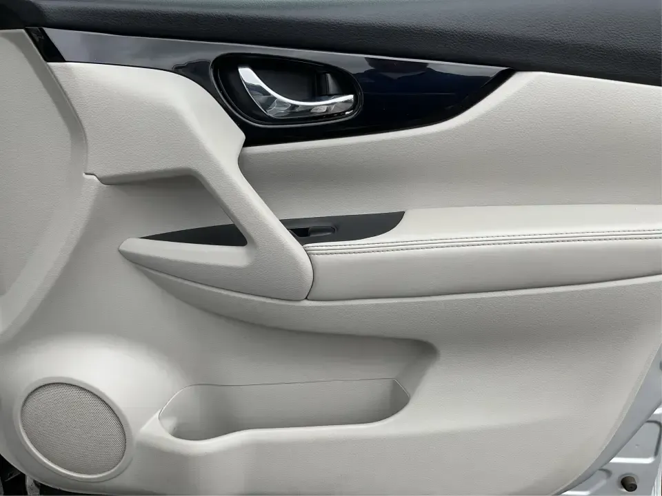 2019 Nissan Rogue SV (JN1BJ1CR3KW) with an 2L I-4 gasoline direct injection engine, CVT transmission, located at 880 E. National Road, Vandalia, OH, 45377, (937) 908-9800, 39.891918, -84.183594 - Imagine hitting the open road, the wind in your hair, as you embark on spontaneous weekend adventures or daily commutes-this is the lifestyle that the 2019 Nissan Rogue SV embodies. With its versatile SUV design and impressive features, this vehicle is perfect for anyone looking to elevate their dri - Photo#19