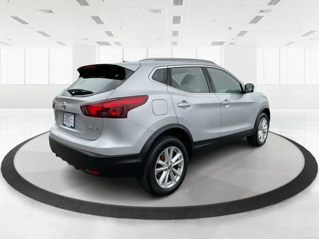 2019 Nissan Rogue SV (JN1BJ1CR3KW) with an 2L I-4 gasoline direct injection engine, located at 401 Woodman Dr, Riverside, OH, 45431, (937) 908-9800, 39.760899, -84.123421 - 2019 Nissan Rogue SV - Photo#2