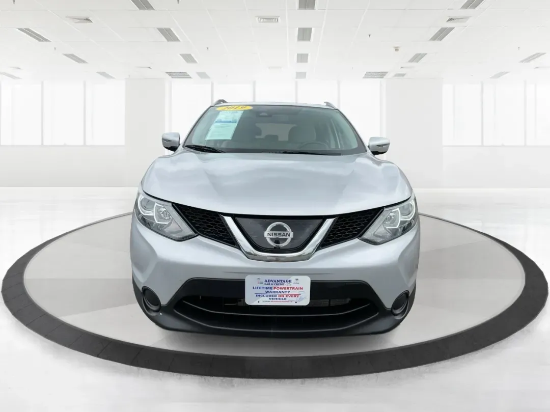 2019 Nissan Rogue SV (JN1BJ1CR3KW) with an 2L I-4 gasoline direct injection engine, located at 401 Woodman Dr, Riverside, OH, 45431, (937) 908-9800, 39.760899, -84.123421 - 2019 Nissan Rogue SV - Photo#7