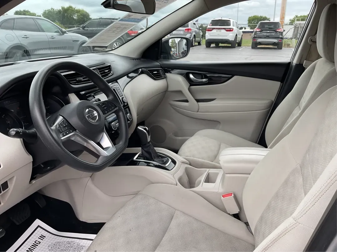 2019 Nissan Rogue SV (JN1BJ1CR3KW) with an 2L I-4 gasoline direct injection engine, located at 401 Woodman Dr, Riverside, OH, 45431, (937) 908-9800, 39.760899, -84.123421 - 2019 Nissan Rogue SV - Photo#9