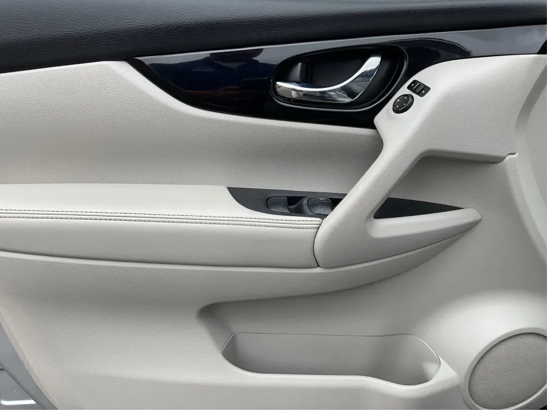 2019 Nissan Rogue SV (JN1BJ1CR3KW) with an 2L I-4 gasoline direct injection engine, located at 401 Woodman Dr, Riverside, OH, 45431, (937) 908-9800, 39.760899, -84.123421 - 2019 Nissan Rogue SV - Photo#18