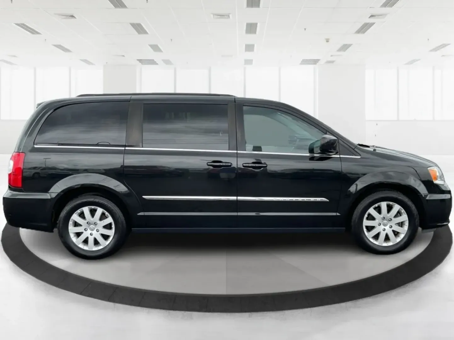 2016 Chrysler Town and Country Touring (2C4RC1BG9GR) with an Pentastar 3.6L V-6 DOHC engine, located at 4508 South Dixie Dr, Moraine, OH, 45439, (937) 908-9800, 39.689976, -84.218452 - **Discover Your Next Family Adventure with the 2016 Chrysler Town and Country Touring!**<br /> <br /> If you're searching for a reliable vehicle that's perfect for family road trips, daily commutes, or weekend getaways, look no further than this stunning 2016 Chrysler Town and Country Touring. W - Photo#1