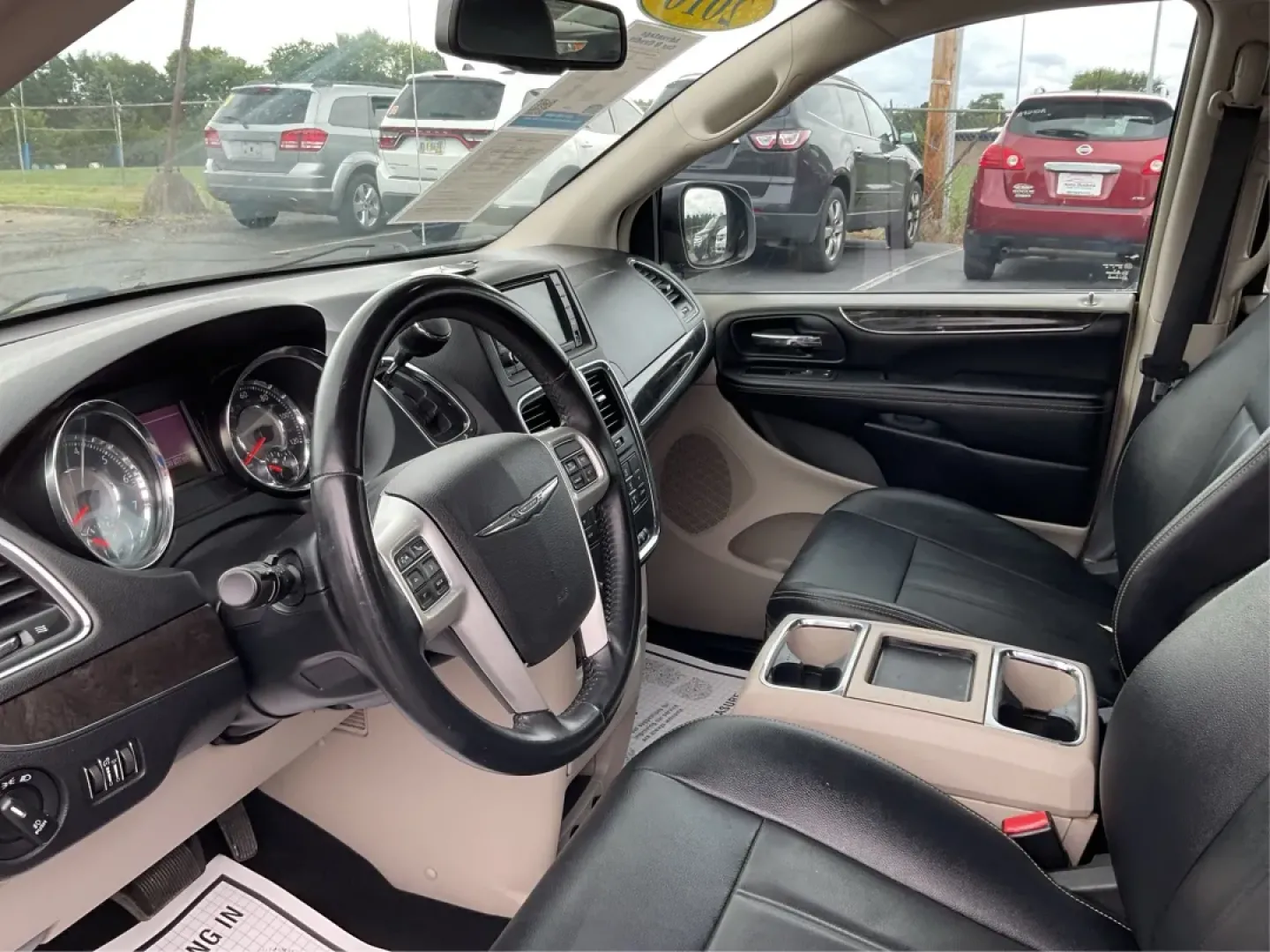 2016 Chrysler Town and Country Touring (2C4RC1BG9GR) with an Pentastar 3.6L V-6 DOHC engine, located at 4508 South Dixie Dr, Moraine, OH, 45439, (937) 908-9800, 39.689976, -84.218452 - **Discover Your Next Family Adventure with the 2016 Chrysler Town and Country Touring!**<br /> <br /> If you're searching for a reliable vehicle that's perfect for family road trips, daily commutes, or weekend getaways, look no further than this stunning 2016 Chrysler Town and Country Touring. W - Photo#9